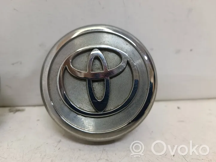 Toyota Avensis Verso Radnabendeckel Felgendeckel original 8840