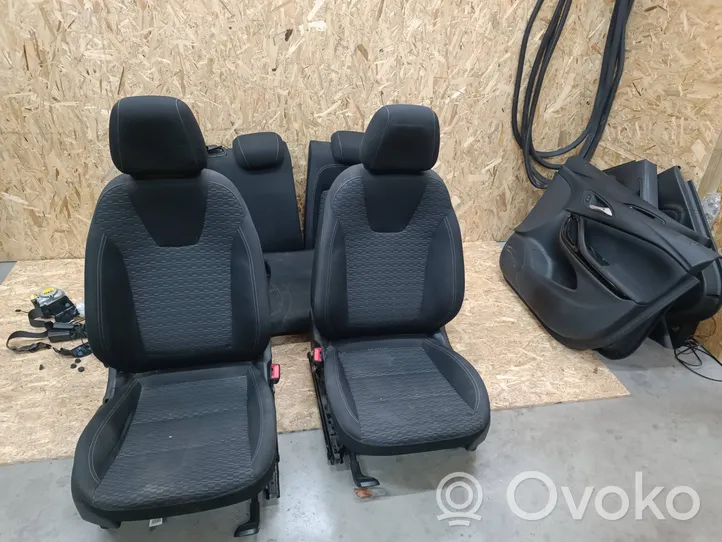 Opel Astra K Fotele / Kanapa / Boczki / Komplet 