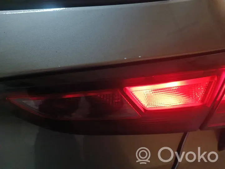 Opel Astra K Задний фонарь в крышке 39032993
