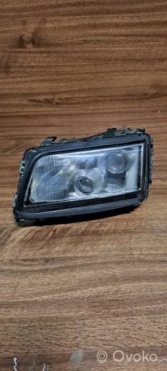 Audi A8 S8 D2 4D Lampa przednia 0301042201