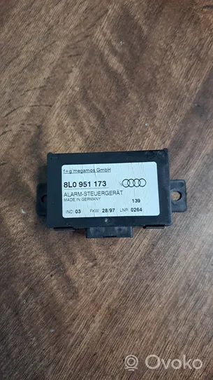 Audi A8 S8 D2 4D Alarm control unit/module 8L0951173