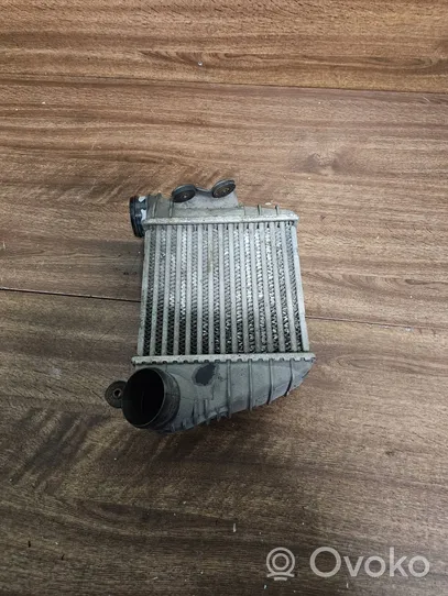 Volkswagen Golf IV Chłodnica powietrza doładowującego / Intercooler 