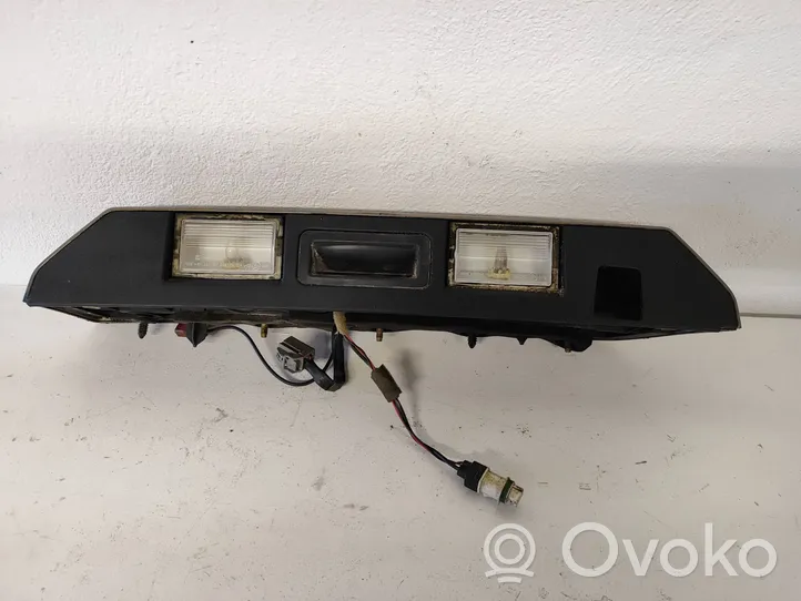 Land Rover Discovery 4 - LR4 Lampa oświetlenia tylnej tablicy rejestracyjnej Ah22431e76a