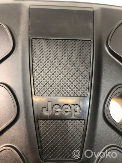 Jeep Grand Cherokee Couvercle cache moteur 