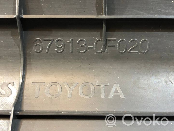 Toyota Verso Copertura del rivestimento del sottoporta anteriore 679130F020