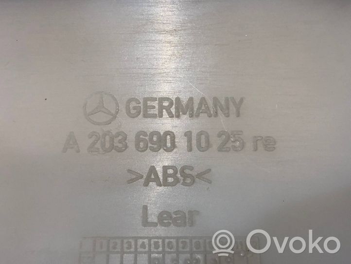 Mercedes-Benz C W203 (A) Revêtement de pilier 2036901025