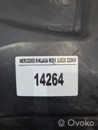 Mercedes-Benz R W251 Etupyörän sisälokasuojat A2518841022