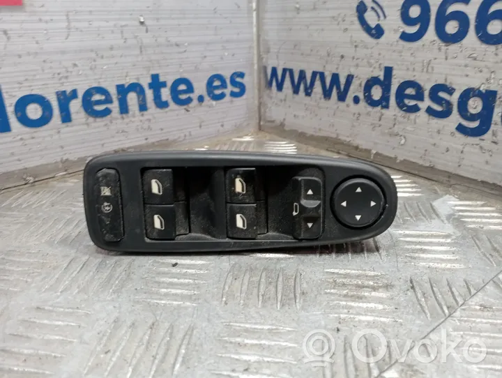 Citroen C4 Grand Picasso Interrupteur commade lève-vitre 11659