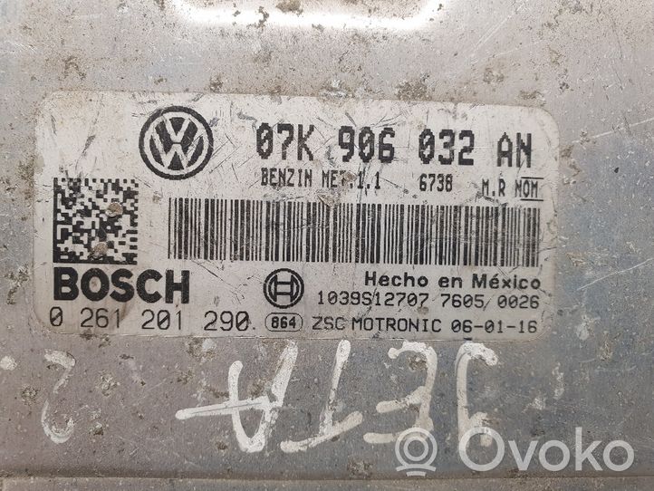 Volkswagen Jetta V Moottorin ohjainlaite/moduuli 07K906032AN