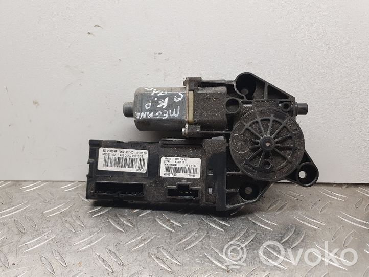 Renault Megane III Moteur de lève-vitre de porte avant 807310004R