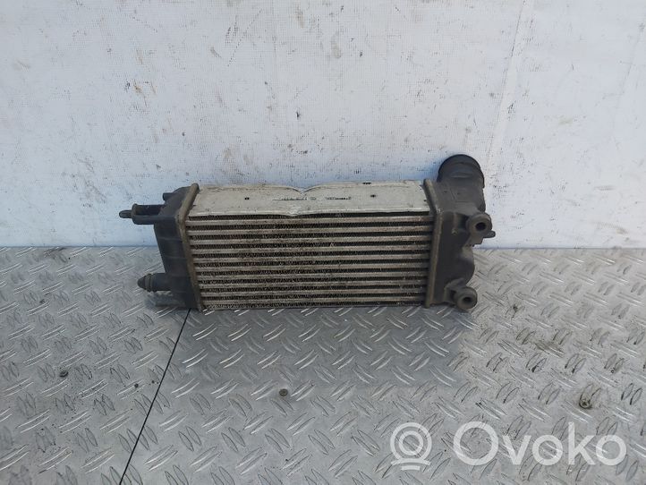 Citroen C5 Välijäähdyttimen jäähdytin P9684957680