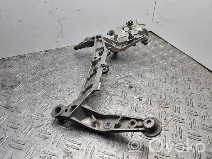 Porsche Cayenne (9PA) Supporto del compressore ad aria dello pneumatico 7L0616879