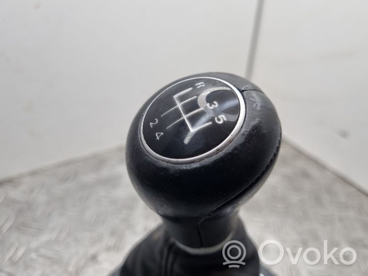 Audi A3 S3 8P Drążek / Pokrętło zmiany biegów 8P0864261T