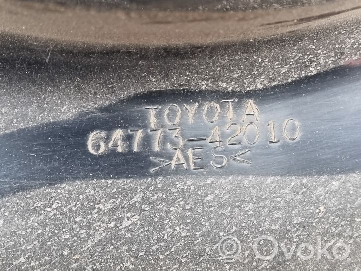 Toyota RAV 4 (XA20) Atsarginio rato skyriaus apdaila 6477342010