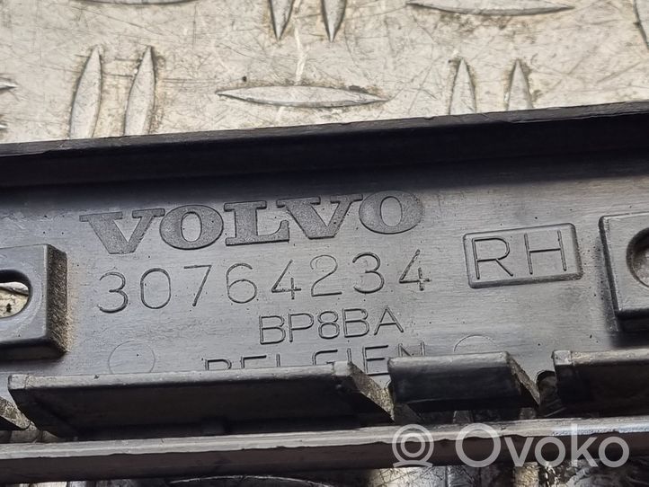 Volvo V50 Uchwyt / Mocowanie zderzaka tylnego 30764234