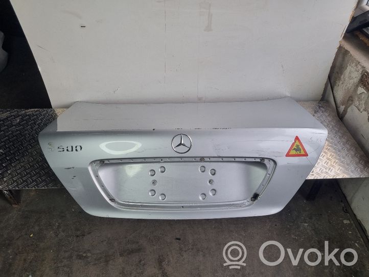 Mercedes-Benz S W220 Takaluukun/tavaratilan kansi A2207570816