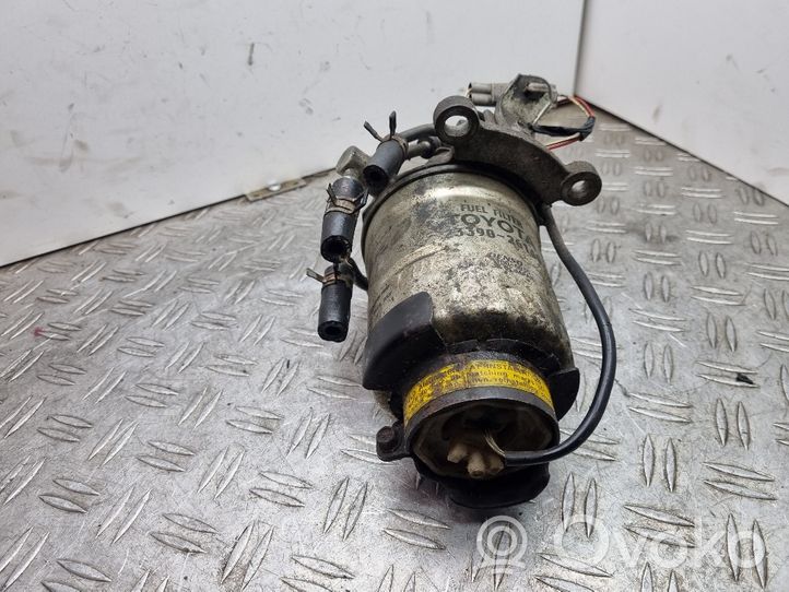 Toyota Auris 150 Staffa/supporto di montaggio del filtro carburante 2339026140