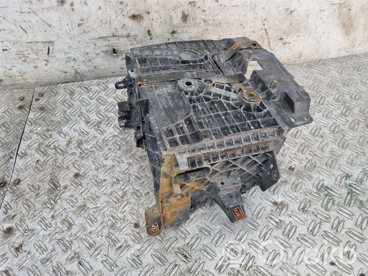 Renault Megane III Boîte de batterie 244460002R