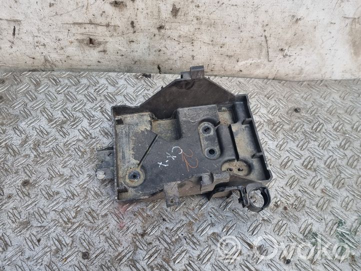 Mazda CX-7 Boîte de batterie K6805