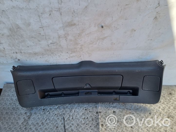 Audi Q7 4L Apdaila galinio dangčio 4L0867973