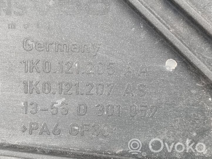 Volkswagen Caddy Jäähdyttimen jäähdytinpuhaltimen suojus 1K0121205AA