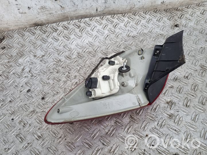 Opel Astra J Lampa tylna 084421971L