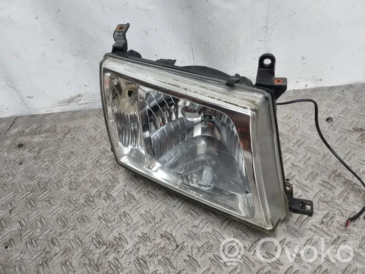 Toyota Land Cruiser (J100) Lampa przednia 6067