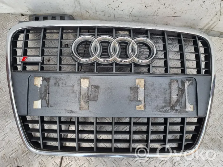 Audi A4 S4 B7 8E 8H Grille calandre supérieure de pare-chocs avant 8E0850651M