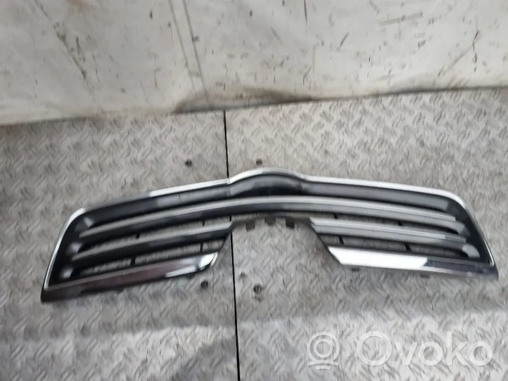 Toyota Avensis T250 Griglia superiore del radiatore paraurti anteriore 5310005100