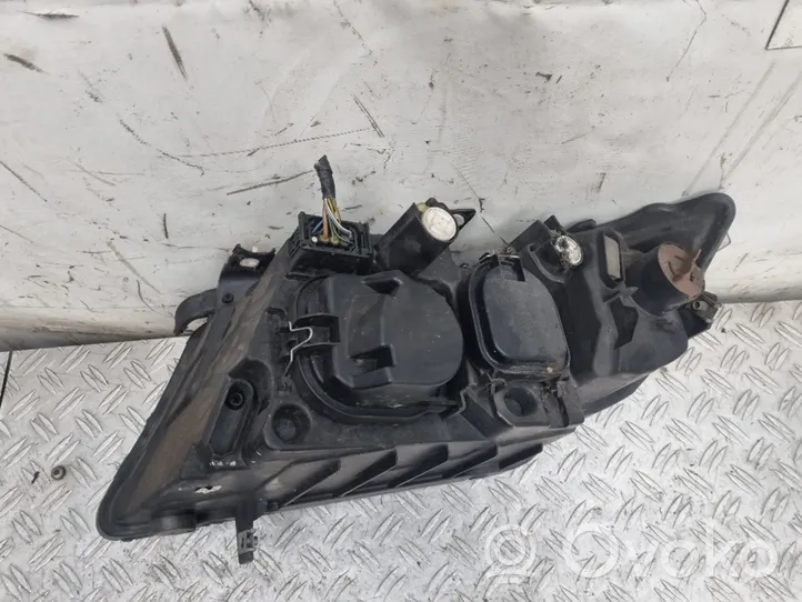 BMW 3 E90 E91 Lampa przednia 6942724