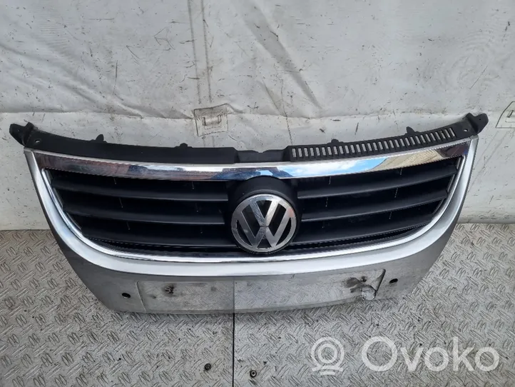 Volkswagen Touran I Верхняя решётка 1T0853651D