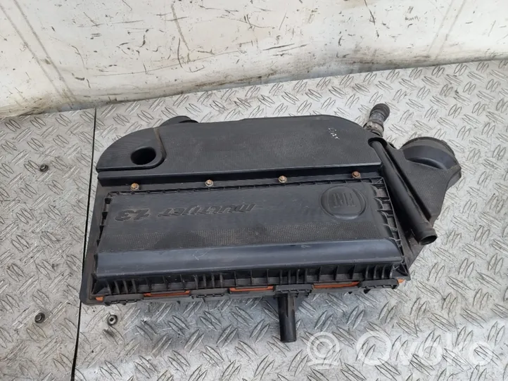 Fiat 500L Boîtier de filtre à air 51886332