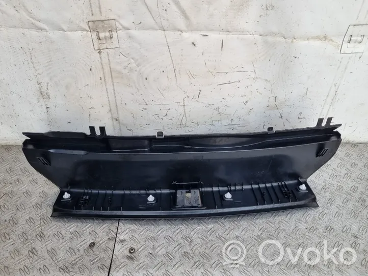 Mercedes-Benz C W204 Rivestimento di protezione sottoporta del bagagliaio/baule A2046900825