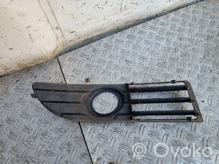 Audi A4 S4 B6 8E 8H Mascherina inferiore del paraurti anteriore 8H0807681