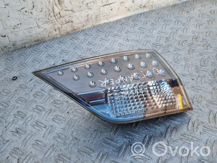 Mitsubishi Outlander Lampy tylnej klapy bagażnika 1146356