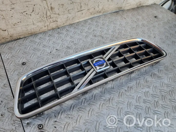 Volvo S60 Front bumper upper radiator grill 08693331