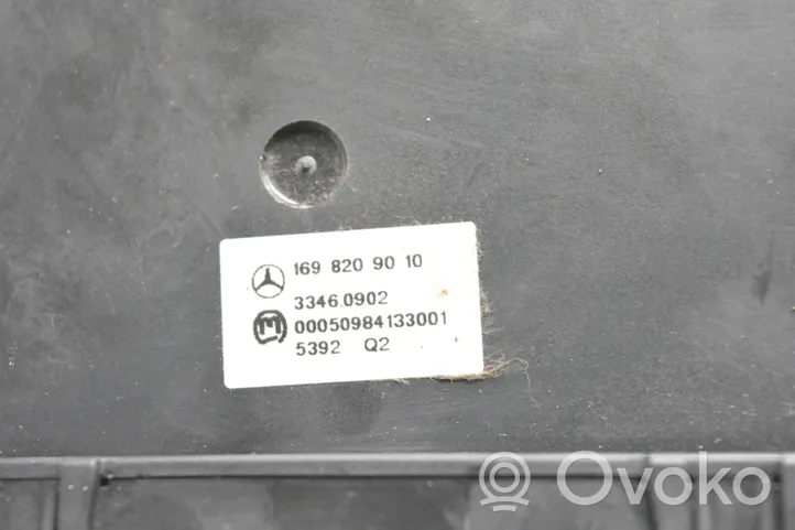 Mercedes-Benz A W169 Interruttore riscaldamento sedile 1698209010