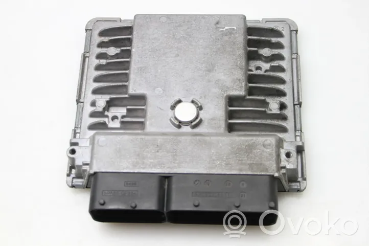 Skoda Rapid (NH) Calculateur moteur ECU 03F906070FP