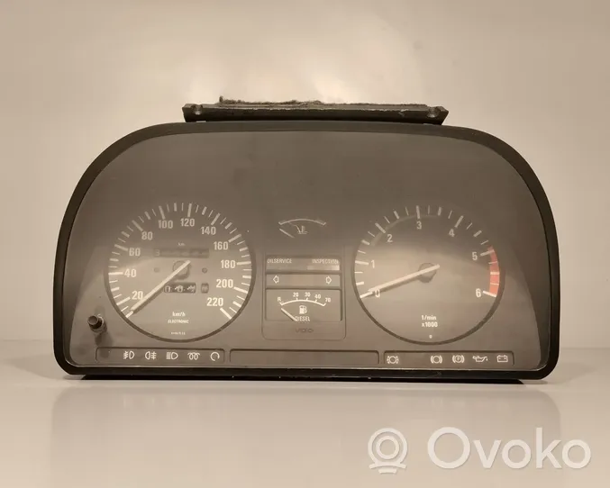 BMW 5 E28 Speedometer (instrument cluster) 87001122