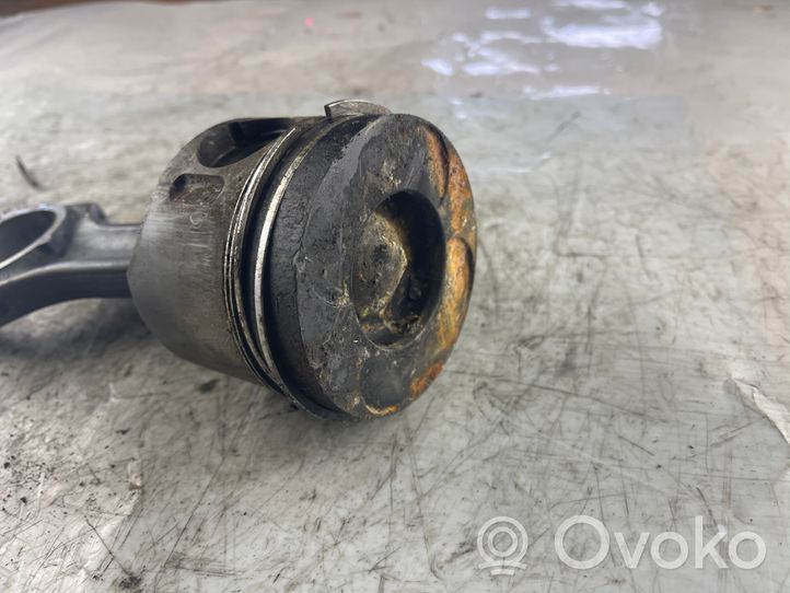 Mercedes-Benz Vito Viano W639 Piston avec bielle 