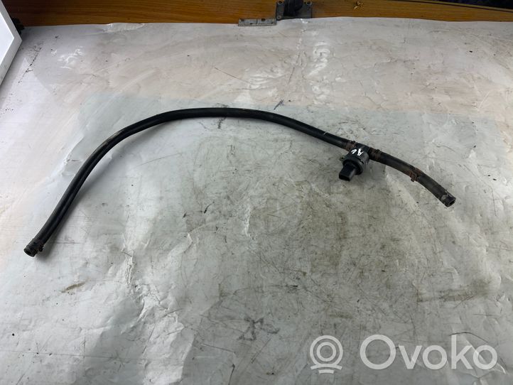 Audi A4 S4 B7 8E 8H Sensore temperatura del carburante 038906081B