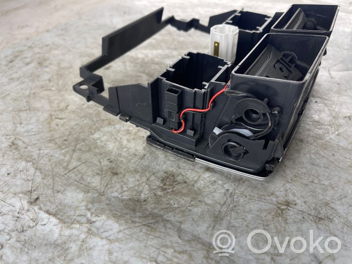 Audi A8 S8 D3 4E Griglia di ventilazione posteriore 4E0863321C