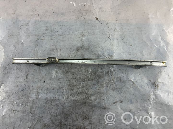 Opel Zafira B Rail de pare-brise de porte avant 13132428