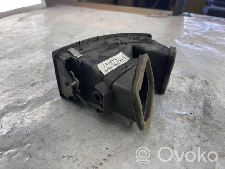 Volkswagen Polo IV 9N3 Copertura griglia di ventilazione laterale cruscotto 6Q0819703