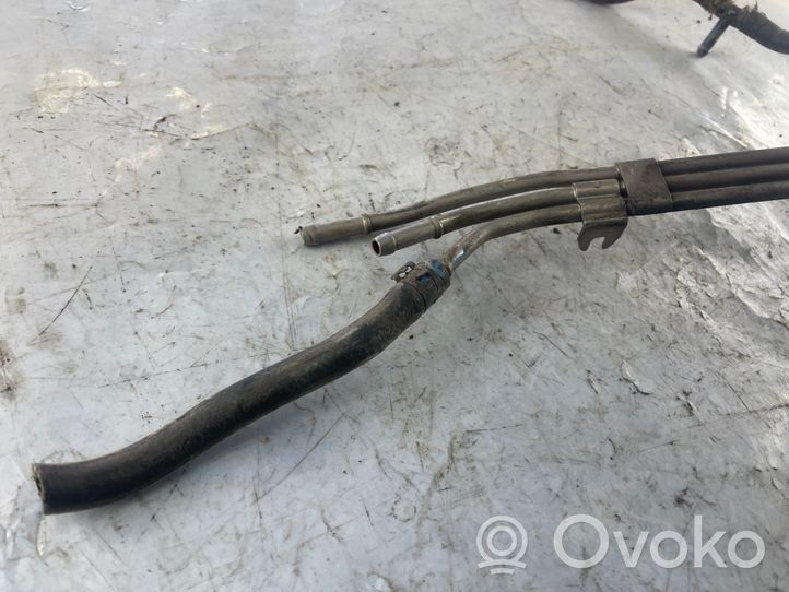 Volkswagen Polo IV 9N3 Tuyau d'alimentation conduite de carburant 