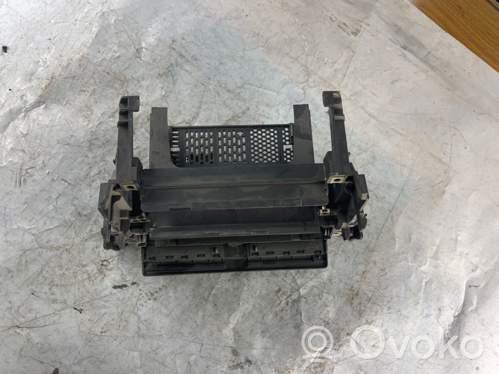 Audi A6 S6 C5 4B Konsola środkowa / Radio / GPS 4B0858005