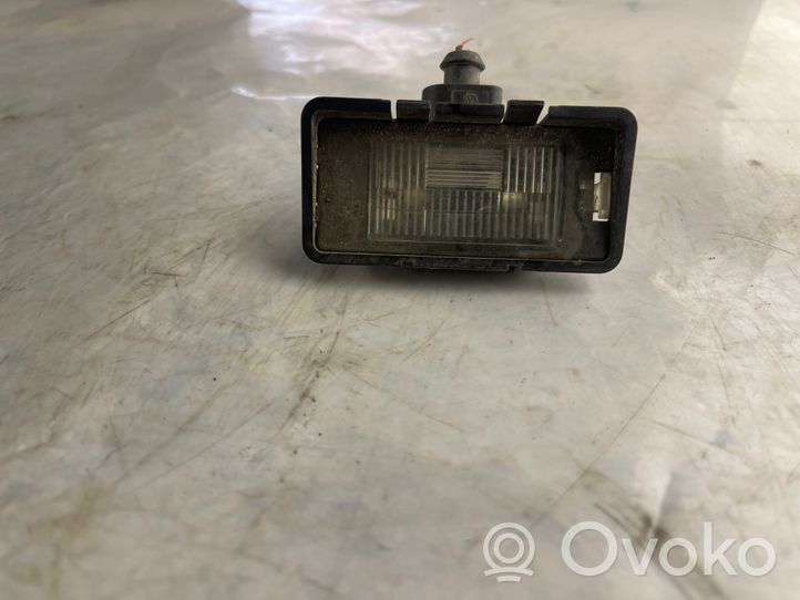 Seat Ibiza III (6L) Lampa oświetlenia tylnej tablicy rejestracyjnej 1M6943021