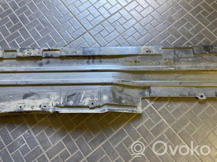 BMW X5 E53 Couvercle de plateau inférieur 51718402438