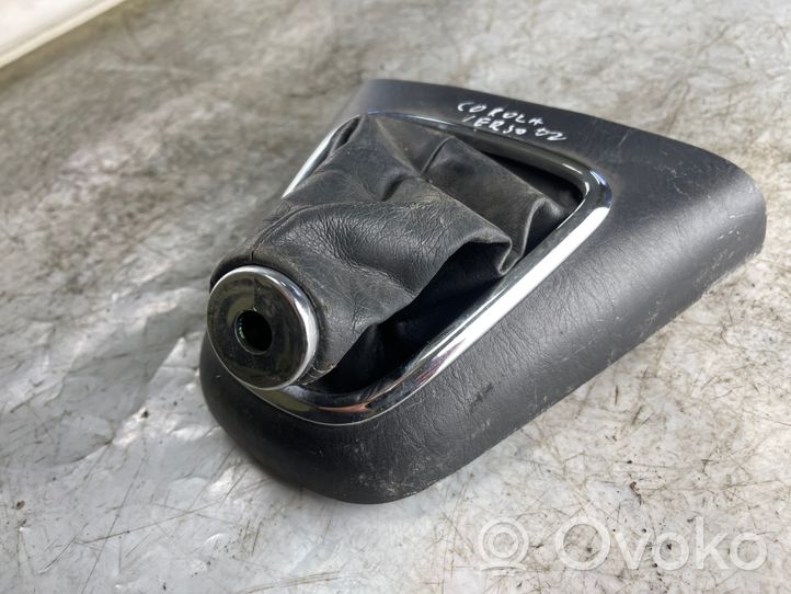 Toyota Corolla Verso E121 Rivestimento in pelle/manopola della leva del cambio 5884313020