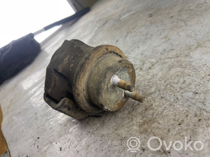 Nissan Patrol Y61 Support de moteur, coussinet 